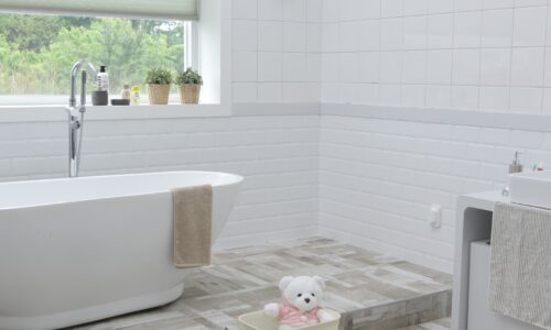 Which Type Of Tile Should I Choose For My Bathroom?